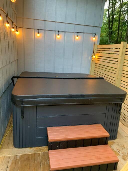 Modern Home Near Lake W Hottub, Game Room, Fireplace Albrightsville エクステリア 写真