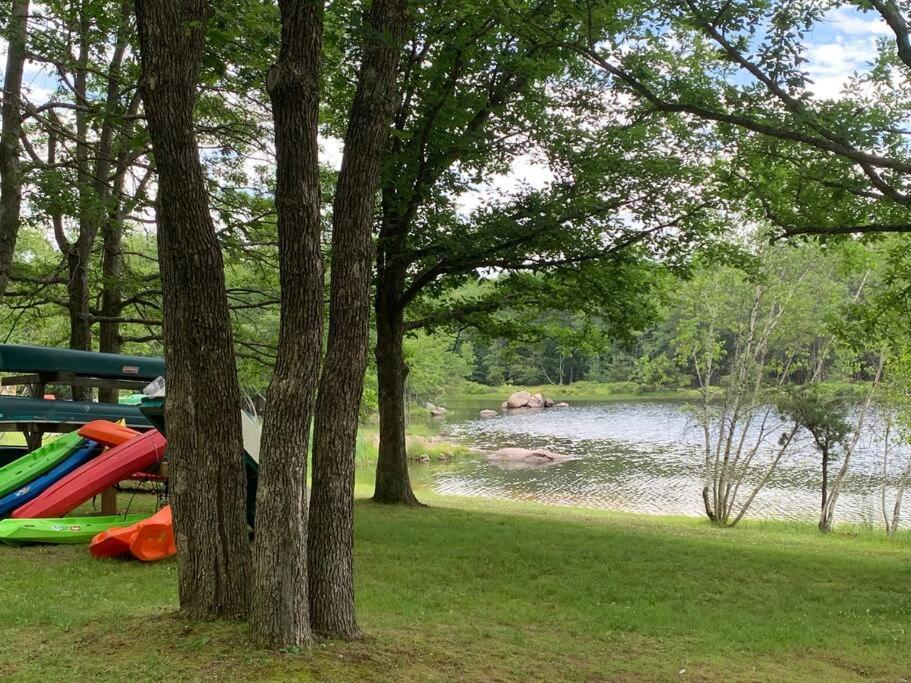 Modern Home Near Lake W Hottub, Game Room, Fireplace Albrightsville エクステリア 写真