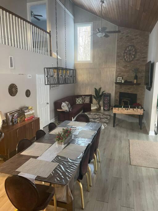 Modern Home Near Lake W Hottub, Game Room, Fireplace Albrightsville エクステリア 写真